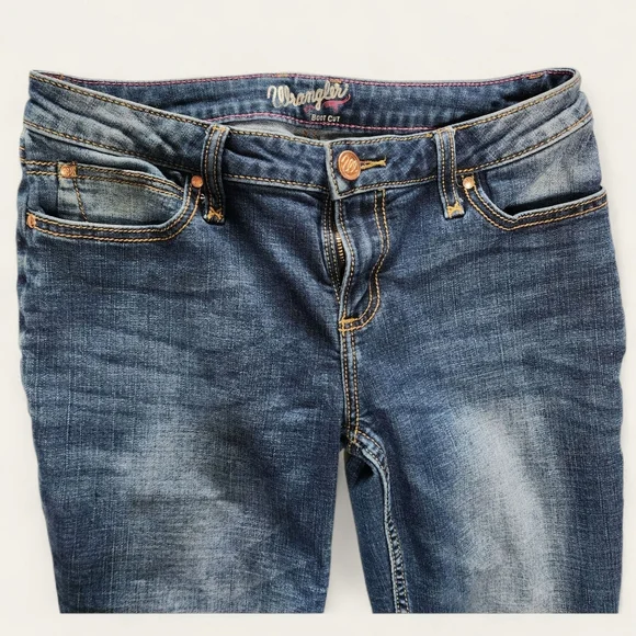 Wrangler Women's Boot Cut Jeans – Size 7/8 x 36 | Denim Mid-Rise Western Fit - Picture 3 of 8